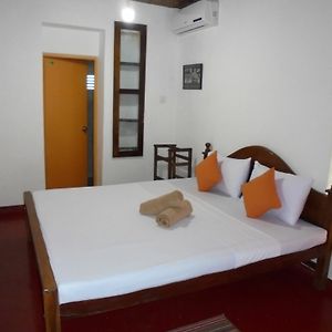 Budget Zimmer mit Kingsize-Bett